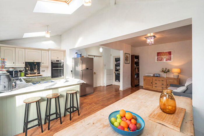 4 Bedroom Semi Detached House For Sale In East Lancashire Road, Manchester, M28