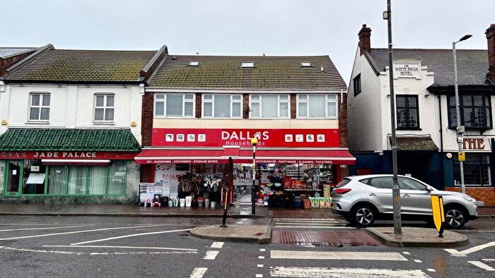 2 Bedroom Flat To Rent In The Broadway, Wickford, SS11