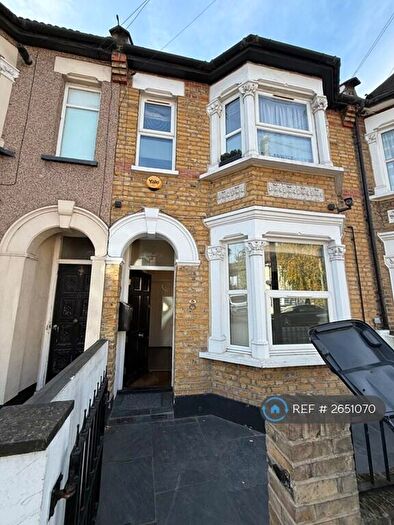 4 Bedroom Flat To Rent In Leopold Road, London, N18