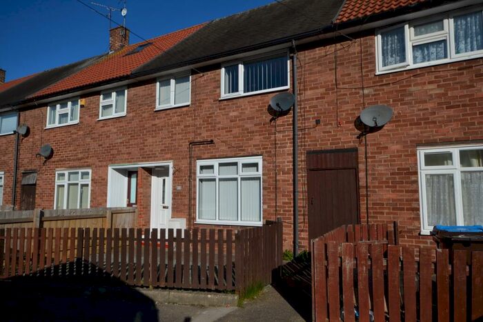 3 Bedroom Terraced House To Rent In Stratton Close, Hull, HU8