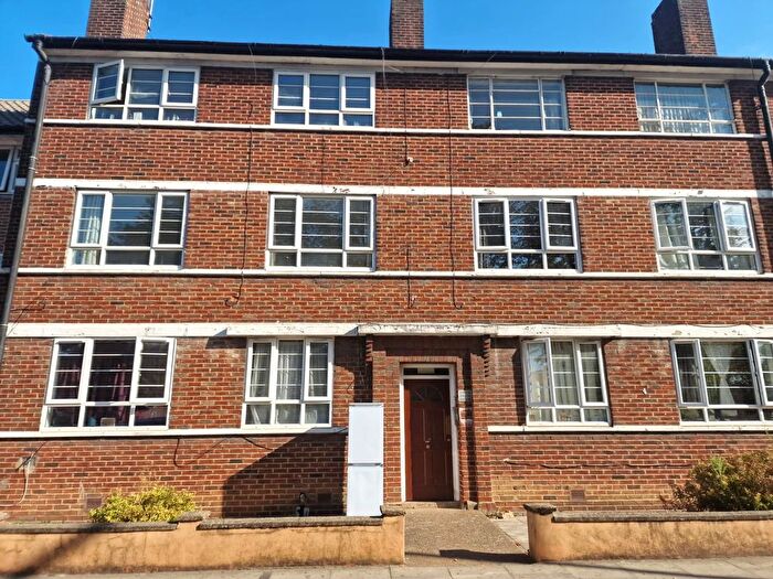 2 Bedroom Flat To Rent In Edgware, HA8
