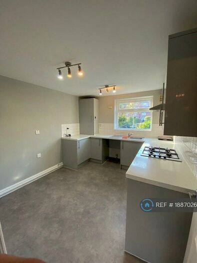 3 Bedroom Semi-Detached House To Rent In Warrington Road, Prescot, L34