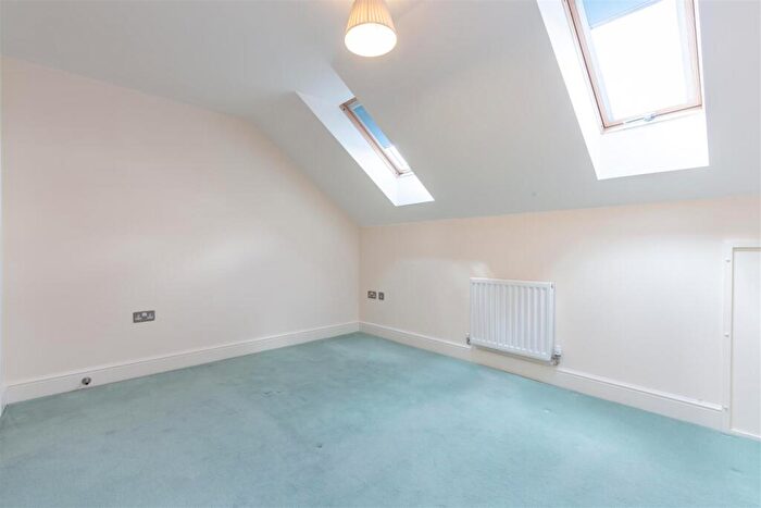 4 Bedroom Town House For Sale In Randolph Avenue, Woodstock, OX20
