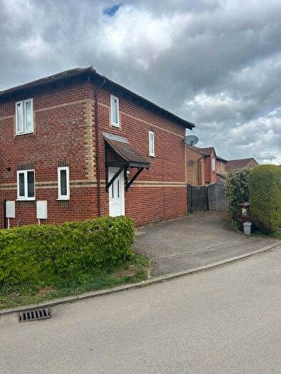 2 Bedroom End Of Terrace House To Rent In Spruce Drive, Bicester, OX26