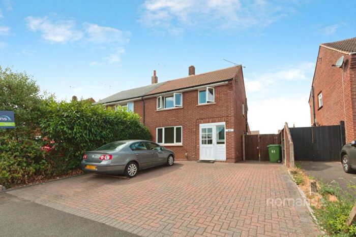 3 Bedroom Semi-Detached House To Rent In Star Post Road, Camberley, Surrey, GU15