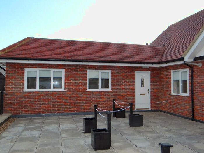 2 Bedroom Apartment To Rent In Hill Avenue, Amersham, HP6