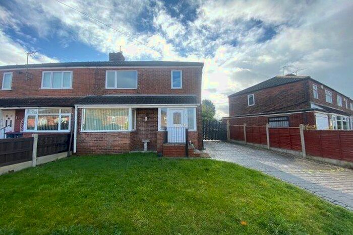 3 Bedroom Semi-Detached House To Rent In Myrtle Crescent, Rotherham, S66