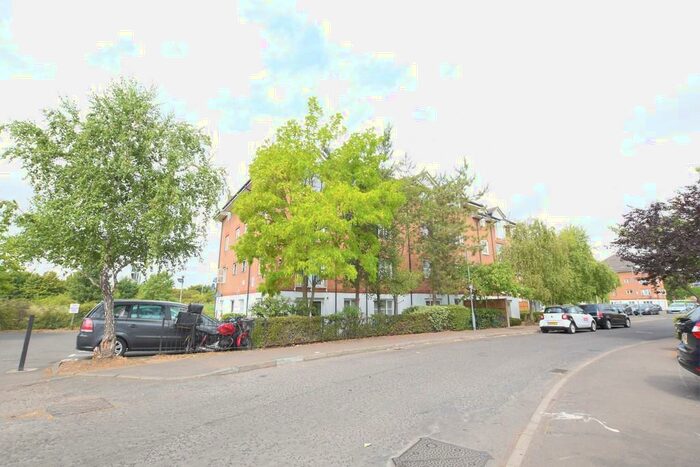 2 Bedroom Flat To Rent In Lavender Place, Ilford, IG1