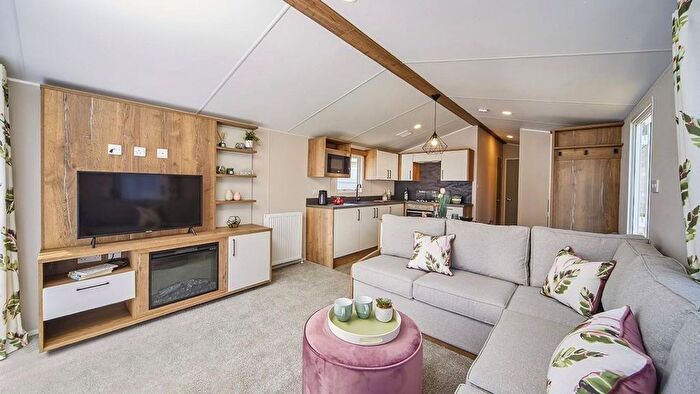 2 Bedroom Mobile/park Home For Sale In Sandhills Holiday Village, Mudeford, Christchurch, BH23