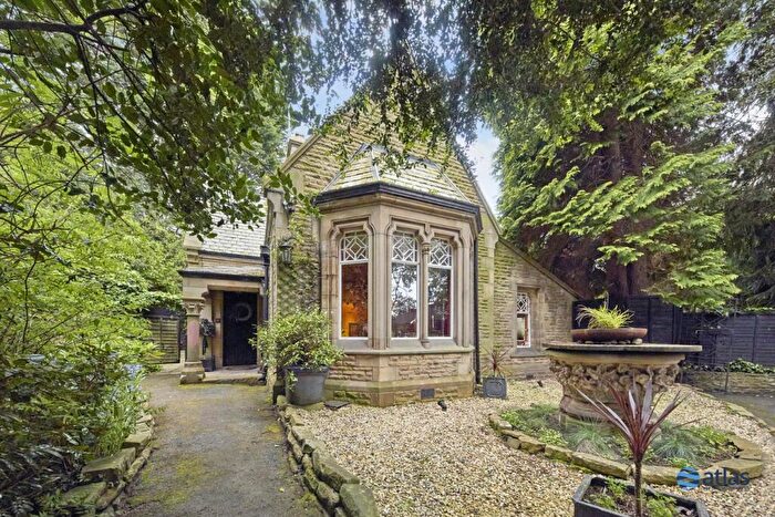 4 Bedroom Detached House For Sale In Allerton Road, Mossley Hill, L18