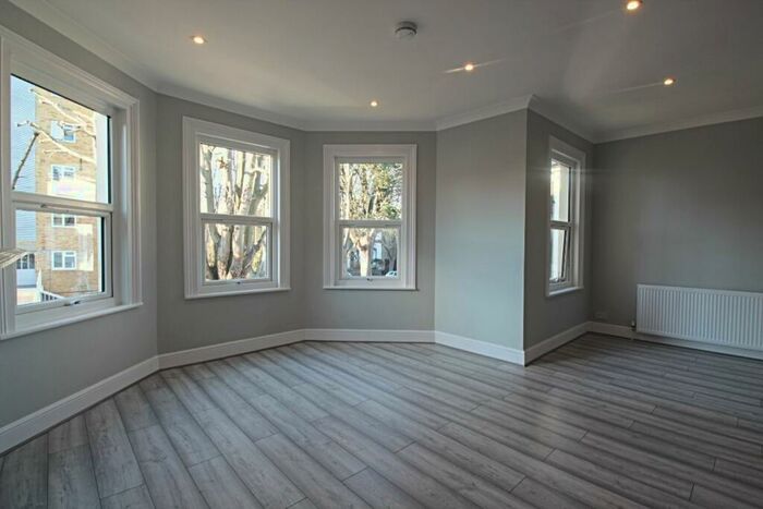 2 Bedroom Flat To Rent In Clyde Road, SM6