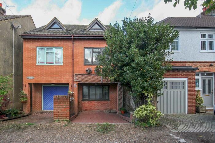 2 Bedroom Semi-Detached House To Rent In Middle Road, Berkhamsted, HP4