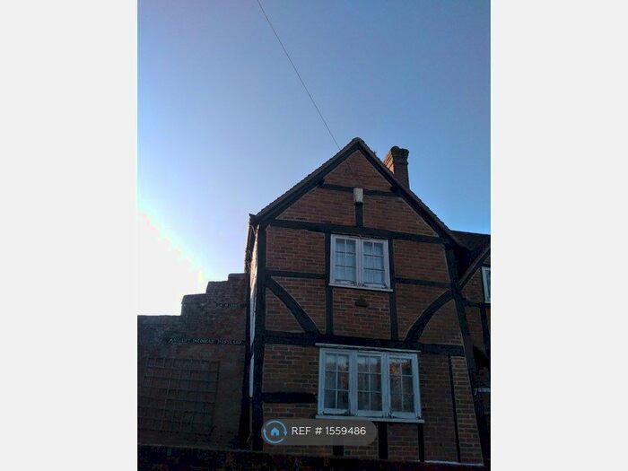 2 Bedroom Flat To Rent In London Road, Guildford, GU1