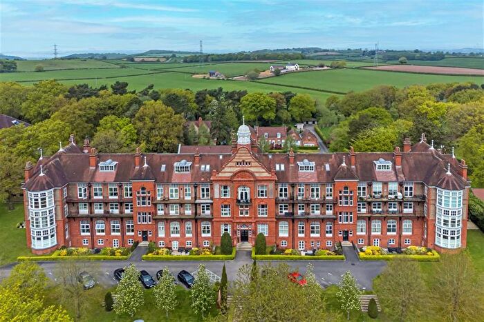 2 Bedroom Flat To Rent In Kingswood Park, Frodsham, WA6