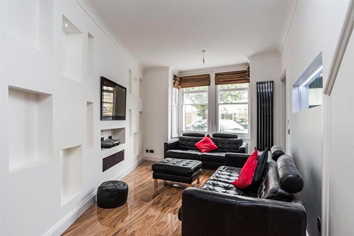3 Bedroom Terraced House To Rent In Gleneagle Road, London, SW16