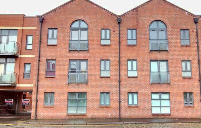 2 Bedroom Apartment To Rent In Bakers Court, City Centre, CH3