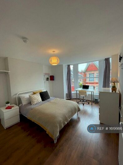 7 Bedroom End Of Terrace House To Rent In Harringay Avenue, Liverpool, L18