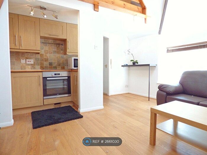 Studio To Rent In West Street, Ware, SG12