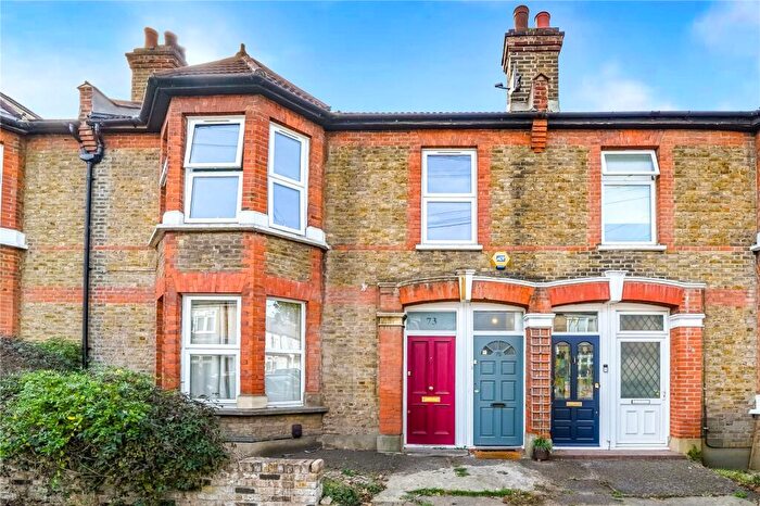 2 Bedroom Flat For Sale In Wellesley Road, Walthamstow, London, E17