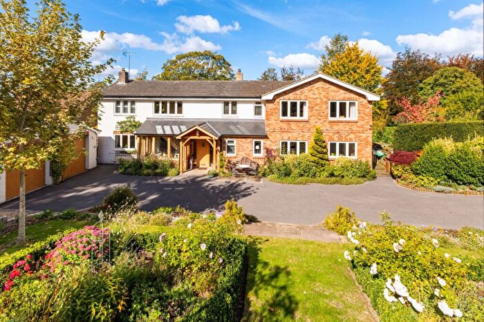 4 Bedroom Detached House For Sale In River View Close, Chilbolton, Stockbridge, Hampshire, SO20