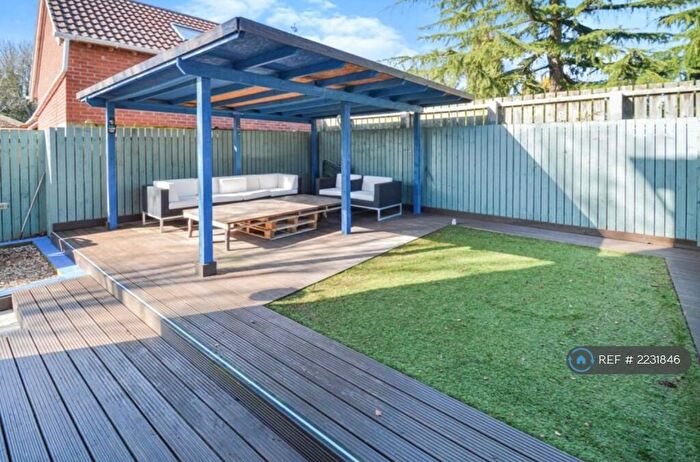 3 Bedroom Semi-Detached House To Rent In Petfield Drive, Anlaby, Hull, HU10