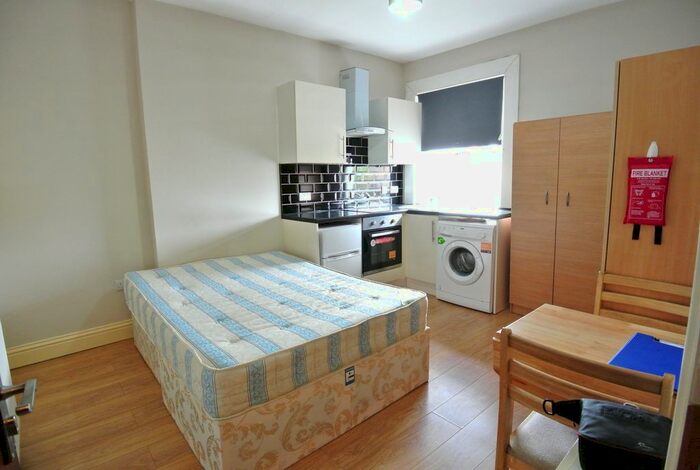 Studio To Rent In Claremont Road, Cricklewood, NW2