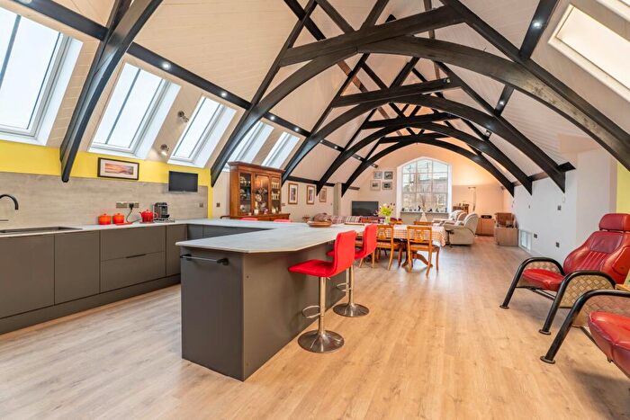 4 Bedroom Terraced House For Sale In Market Street, Laugharne, SA33