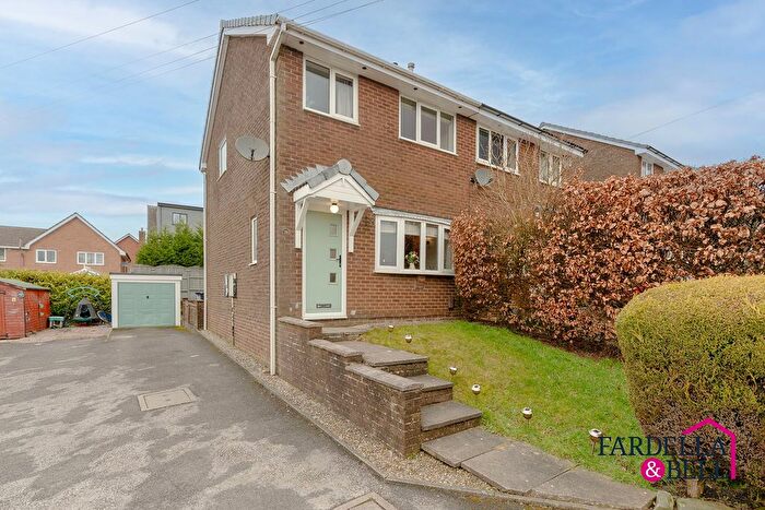 3 Bedroom Semi-Detached House For Sale In Grassington Drive, Burnley, BB10