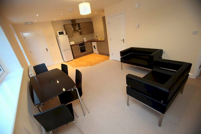 3 Bedroom Apartment To Rent In Casa Central, City Centre, NE1