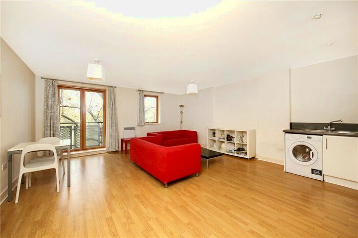 1 Bedroom Flat To Rent In Tay Court, Meath Crescent, London, E2