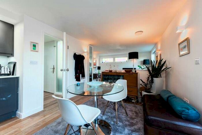 2 Bedroom Flat For Sale In Parkview Apartments, Brookmill Road, London, SE8