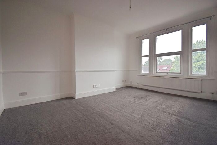 2 Bedroom Flat To Rent In Brownhill Road, London, SE6