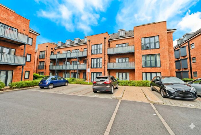 2 Bedroom Flat To Rent In Sudbury Hill, Harrow, Middlesex, HA1