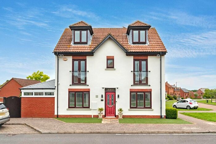 4 Bedroom Detached House For Sale In Edzell Crescent, Westcroft, MK4