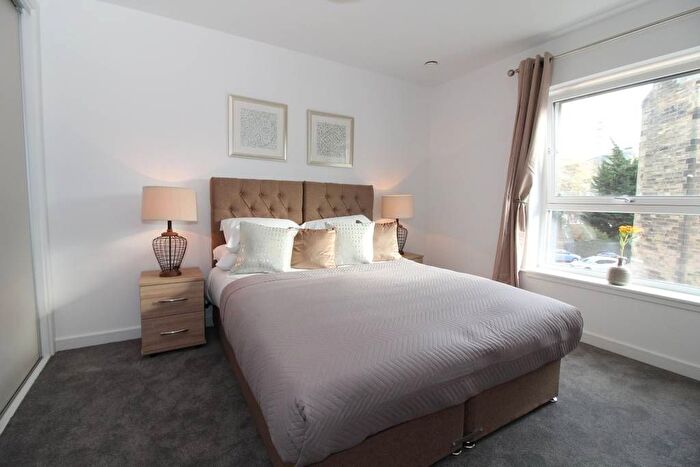 2 Bedroom Flat To Rent In Dalgety Road, Edinburgh, EH7