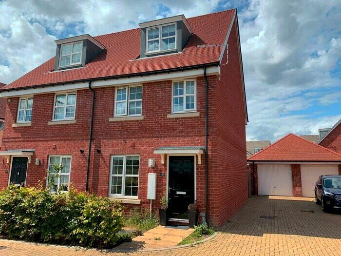 3 Bedroom Semi Detached House To Rent In Hayes Drive, Reading, RG7