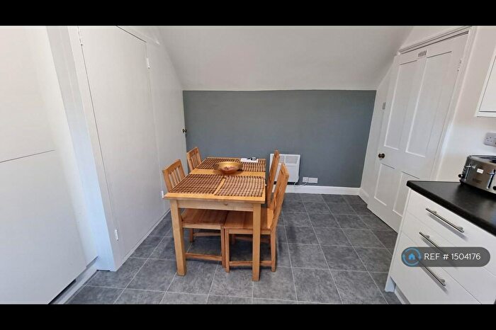 2 Bedroom Flat To Rent In Earlsdon, Coventry, CV5