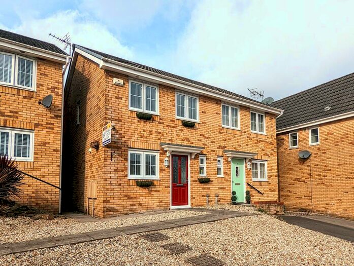 2 Bedroom Terraced House To Rent In Clos Gellifaelog, Tonypandy, CF40