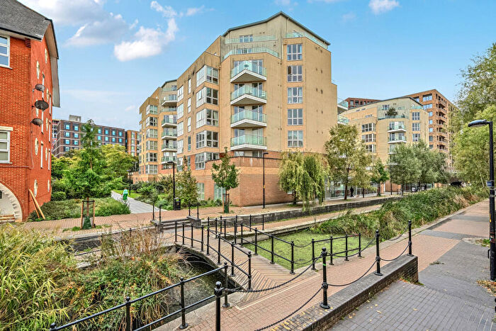 2 Bedroom Flat To Rent In Water Gardens Square, London, SE16