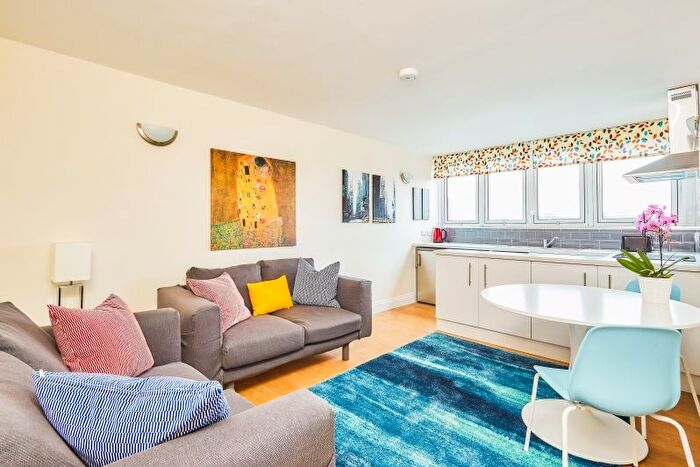 3 Bedroom Flat To Rent In Charlotte Despard Avenue, London, SW11