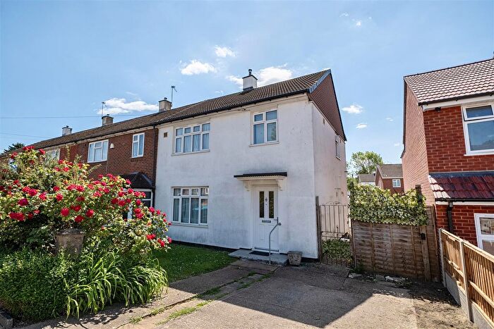 3 Bedroom End Terrace House For Sale In Robin Grove, HA3