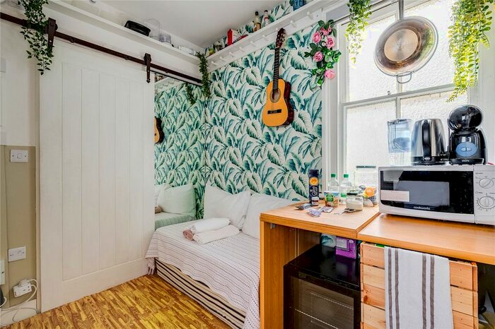 Studio To Rent In Weymouth Street, London W1G