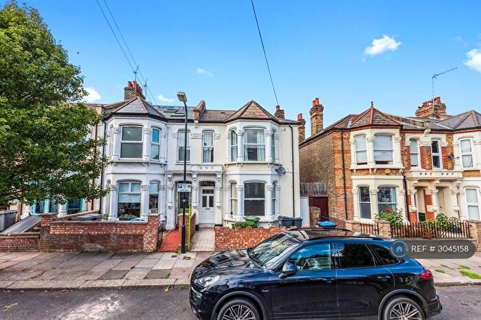2 Bedroom Flat To Rent In Burrows Road, London, NW10