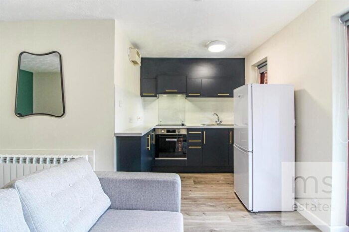 Studio To Rent In Castle Gardens, Lenton, Nottingham, NG7