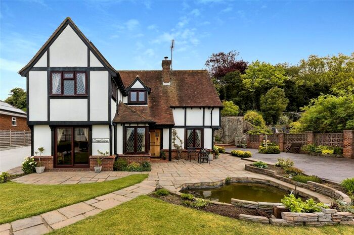 4 Bedroom Detached House For Sale In Bassett Close, Hythe, Kent, CT21