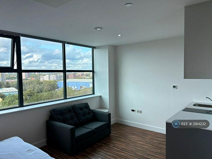 1 Bedroom Flat To Rent In Chester Road, Manchester, M16