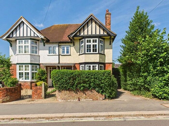 5 Bedroom Semi-Detached House For Sale In Vyne Road, Basingstoke, Hampshire, RG21