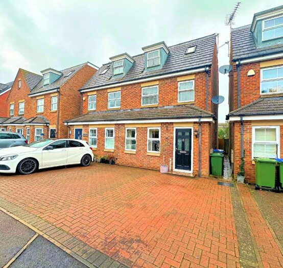 4 Bedroom Town House For Sale In Aston Clinton, HP22