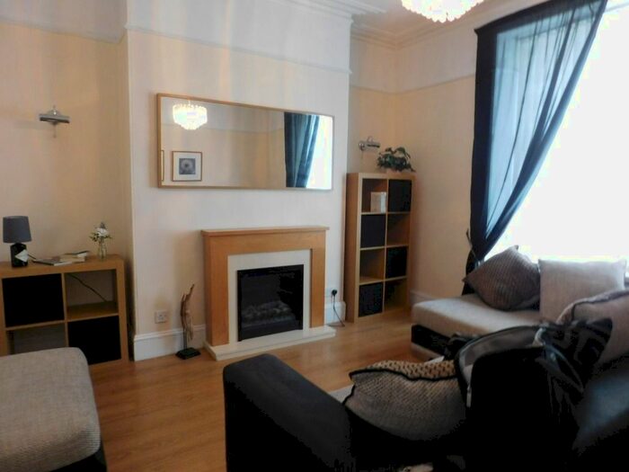 1 Bedroom Flat To Rent In Wallfield Crescent, Rosemount, Aberdeen, AB25