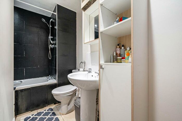 1 Bedroom Flat For Sale In Bicester, Oxfordshire, OX26